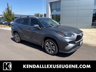 Used 2023 Toyota Highlander XLE image 1