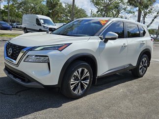Used 2022 Nissan Rogue SV image 1