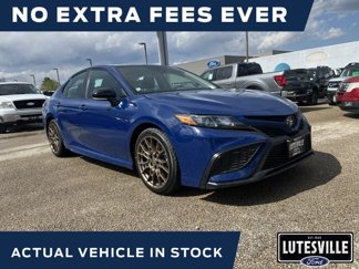 Used 2024 Toyota Camry SE image 1