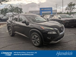 Used 2023 Nissan Rogue SV image 1