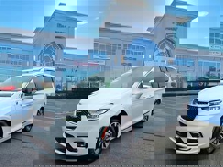 Used 2022 Chrysler Pacifica Limited image 1