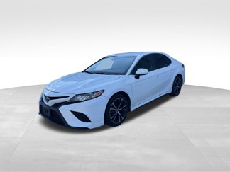 Used 2018 Toyota Camry SE image 1