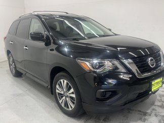 Used 2020 Nissan Pathfinder S image 1