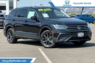 Certified 2024 Volkswagen Tiguan SE image 1