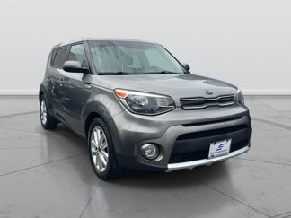 Used 2017 Kia Soul + image 1