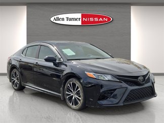 Used 2020 Toyota Camry image 1