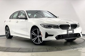 Certified 2022 BMW 330i xDrive Sedan w/ Driving Assistance Package image 1