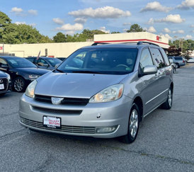 Used 2004 Toyota Sienna image 1