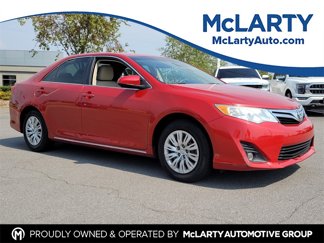 Used 2013 Toyota Camry LE image 1