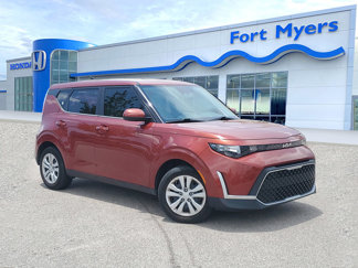 Used 2023 Kia Soul LX image 1