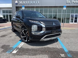 Used 2023 Mitsubishi Outlander SE image 1