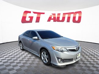 Used 2012 Toyota Camry SE image 1