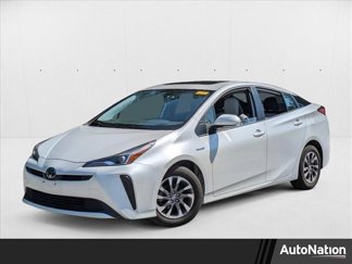 Used 2021 Toyota Prius XLE image 1