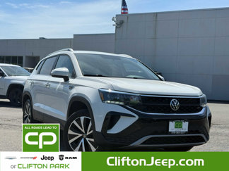 Used 2022 Volkswagen Taos SE image 1
