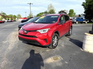 Used 2017 Toyota RAV4 LE image 1