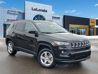 Used 2023 Jeep Compass Latitude w/ Convenience Group image 1