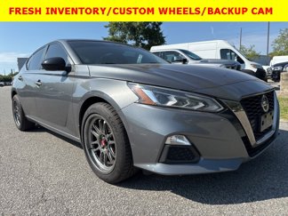 Used 2021 Nissan Altima 2.5 SR image 1
