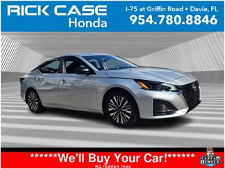 Used 2024 Nissan Altima 2.5 SV image 1