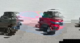 Used 2023 Chevrolet Equinox LT image 1