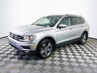 Used 2020 Volkswagen Tiguan SEL image 1