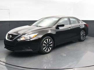 Used 2017 Nissan Altima 2.5 SV image 1