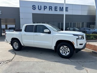 Used 2024 Nissan Frontier SV image 1