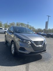Used 2022 Nissan Rogue Sport S image 1