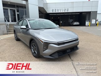 New 2025 Kia K4 LXS image 1