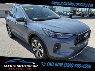 Used 2024 Ford Escape Platinum w/ Class II Trailer Tow Package image 1