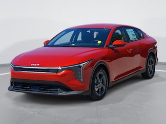 New 2025 Kia K4 LXS image 1