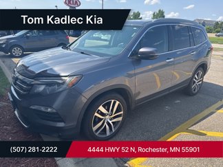 Used 2016 Honda Pilot Touring image 1