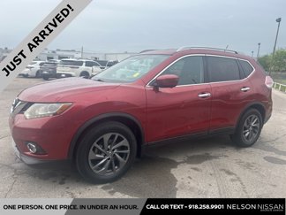 Used 2016 Nissan Rogue SL w/ SL Premium Package image 1