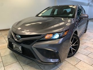 Used 2023 Toyota Camry SE image 1