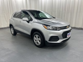 Used 2022 Chevrolet Trax LS w/ Tint and Cruise Package image 1