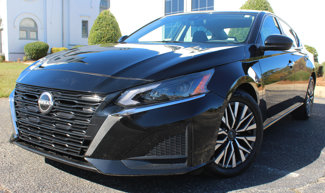 Used 2023 Nissan Altima 2.5 SV image 1