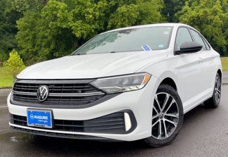 Used 2023 Volkswagen Jetta Sport image 1