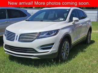 Used 2018 Lincoln MKC Reserve image 1