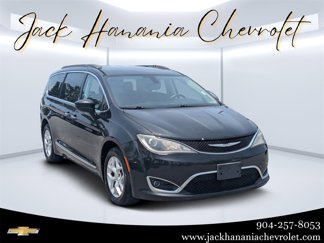 Used 2017 Chrysler Pacifica Touring-L w/ Tire & Wheel Group image 1