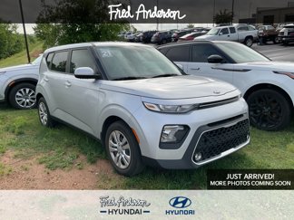 Used 2021 Kia Soul LX image 1