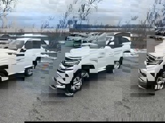 Certified 2021 Volkswagen Atlas Cross Sport SE w/ Luggage Net & Mats Package image 1
