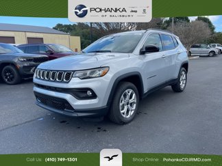 New 2025 Jeep Compass Latitude image 1