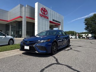 Used 2024 Toyota Camry SE image 1