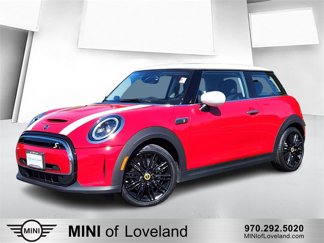 Used 2024 MINI Cooper SE image 1