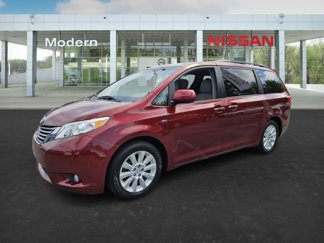 Used 2016 Toyota Sienna XLE image 1