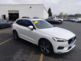 Used 2018 Volvo XC60 T5 Momentum w/ Vision Package image 1