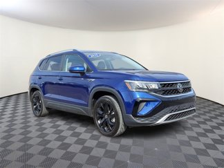 Used 2022 Volkswagen Taos SE image 1