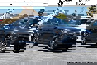 New 2025 Kia K4 LXS image 1
