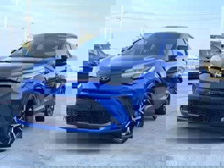 Used 2021 Toyota C-HR XLE video 2