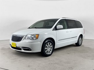 Used 2014 Chrysler Town & Country Touring image 1