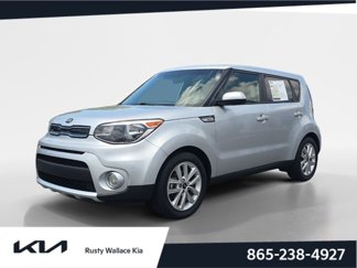 Used 2017 Kia Soul + image 1